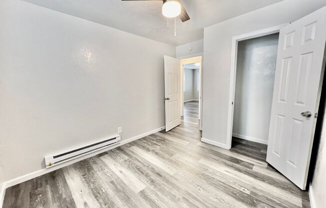 2 beds, 1 bath, 700 sqft, $725, Unit APT 4