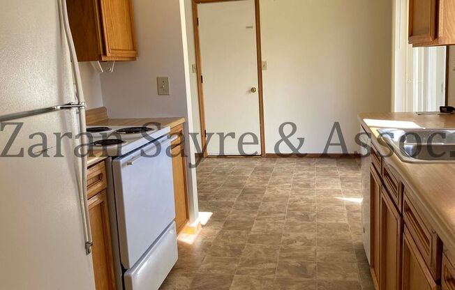 3 beds, 1 bath, $2,495