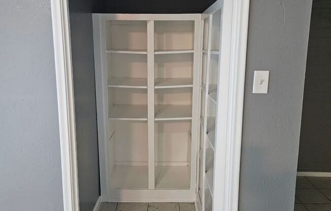 4900 E Culver St Apt 9