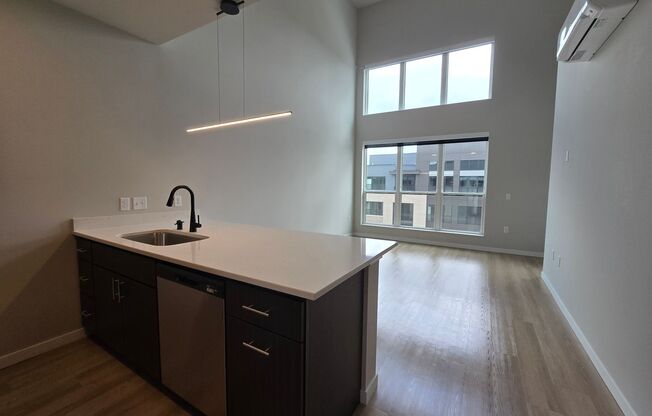 2 beds, 1 bath, 955 sqft, $2,080, Unit 8421-419