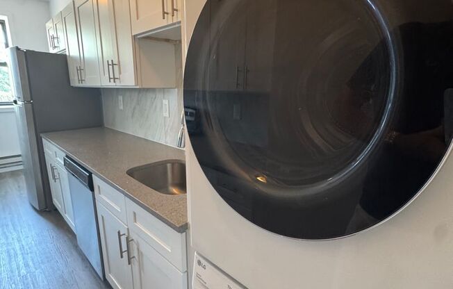 1 bed, 1 bath, $1,195, Unit 4L