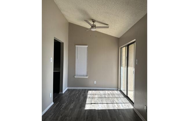 1 bed, 1 bath, 720 sqft, $1,099