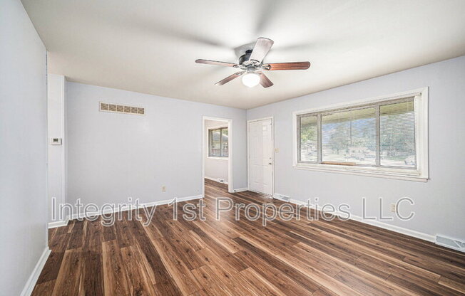 4202 N ASKEW AVE