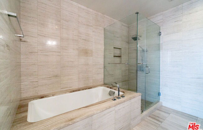 1 bed, 1.5 baths, 1,150 sqft, $5,500, Unit 41E
