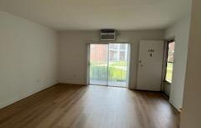 Elmhurst One Bedroom Apartment ~ Parking Included ~ Cats Welcome