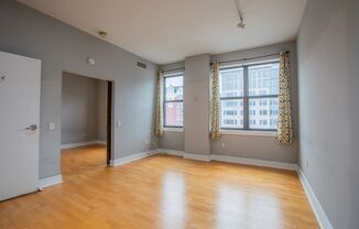 1 bed, 1 bath, $2,200, Unit (#63)