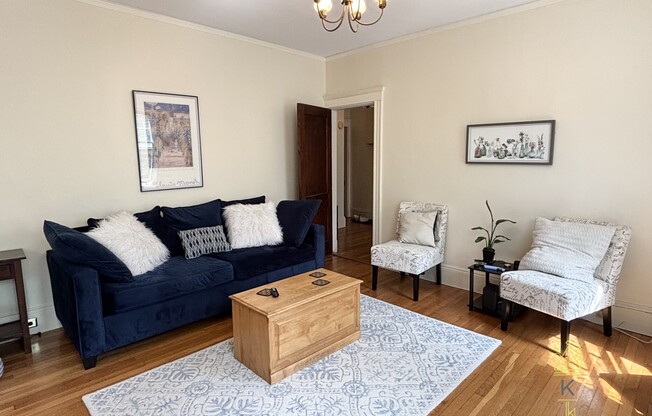 12 COLBOURNE CRES
