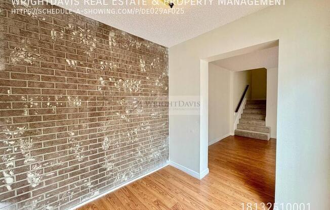 2537 W MARYLAND AVE