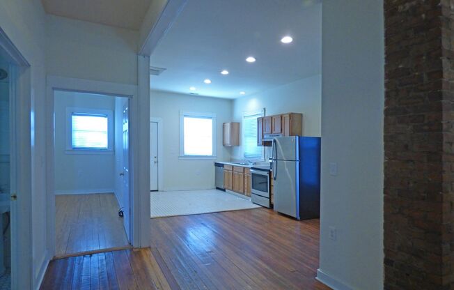 2 beds, 1 bath, $1,300