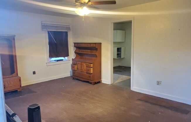 2 beds, 1 bath, $895
