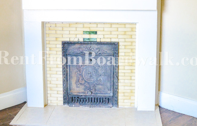 1 bed, 1 bath, 800 sqft, $1,095, Unit 218 W. 300 N. #2