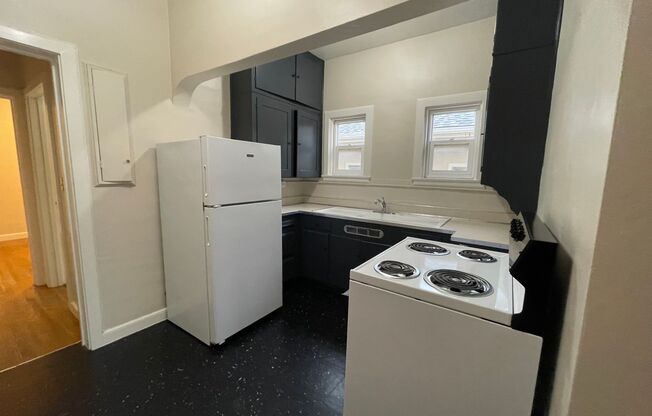 1 bed, 1 bath, $1,595, Unit 7