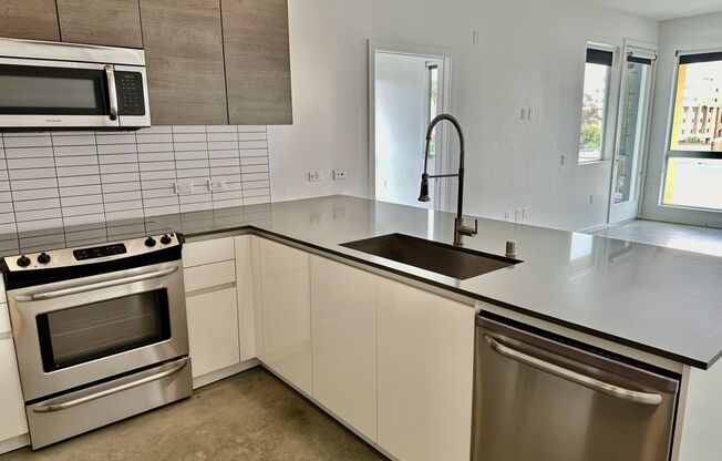 2 beds, 2 baths, 1,102 sqft, $3,450, Unit 403