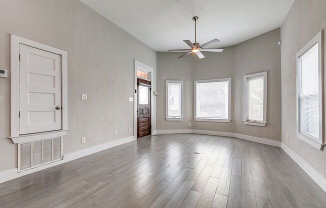 CHARMING DENVER HEIGHTS 3-BEDROOM