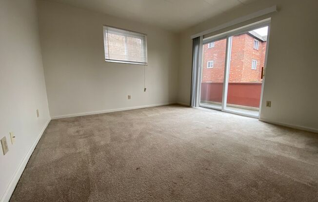 2 beds, 1 bath, $1,150, Unit B-23