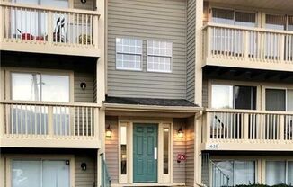 Updated condo across from UNCC!! Dont Miss this !!!!!