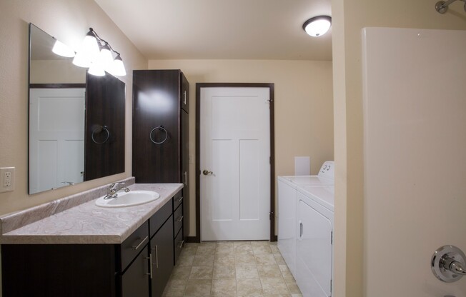 3 beds, 2 baths, 1,201 sqft, $1,550, Unit SB 445-08