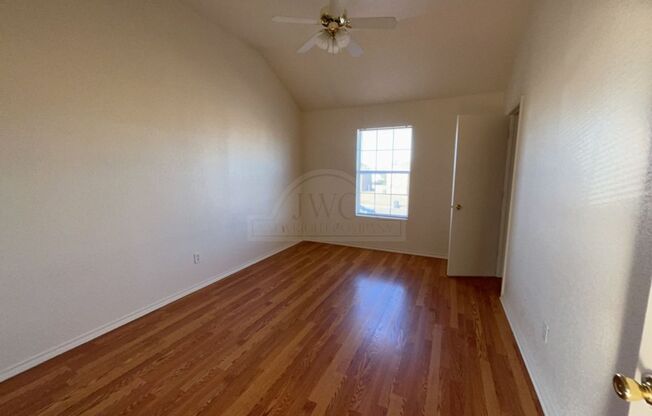 2 beds, 1.5 baths, $945, Unit 4410 Jeff Scott Unit B