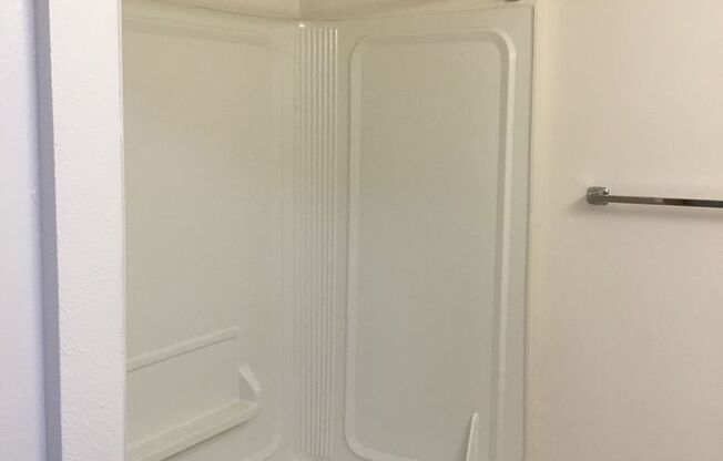 1 bed, 1 bath, 547 sqft, $1,200, Unit 18