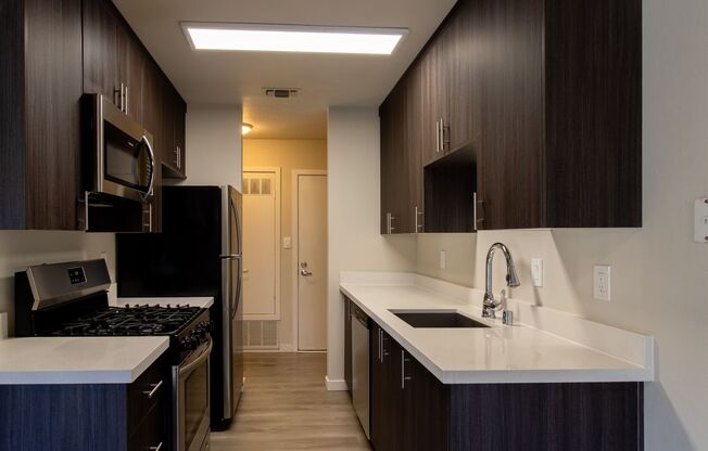 1 bed, 1 bath, 640 sqft, $1,600, Unit 77