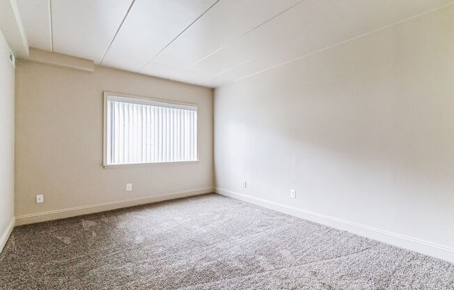 1 bed, 1 bath, 704 sqft, $1,750, Unit F34