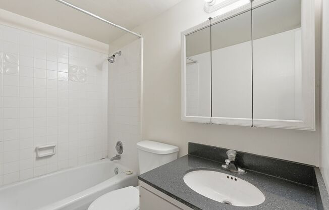 2 beds, 1.5 baths, 1,050 sqft, $1,125, Unit 29