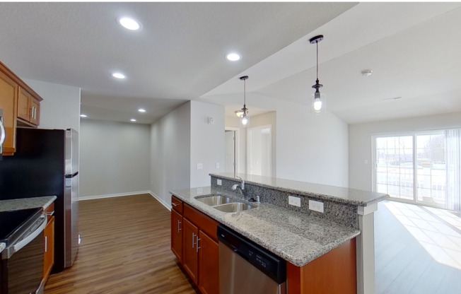 3 beds, 2 baths, $2,085, Unit 18