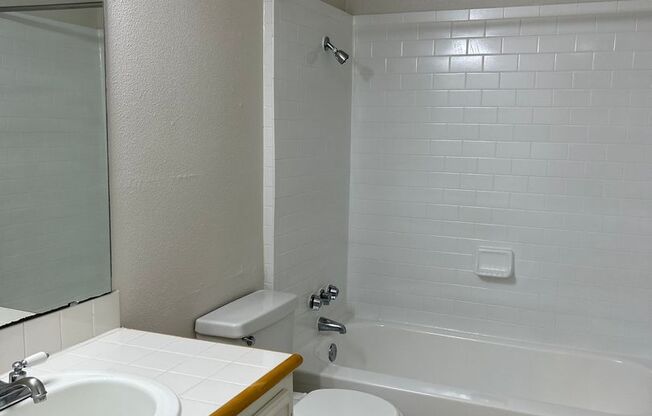 Studio, 1 bath, 575 sqft, $1,095, Unit OCR-126