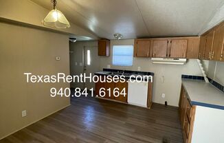 3 beds, 2 baths, $825