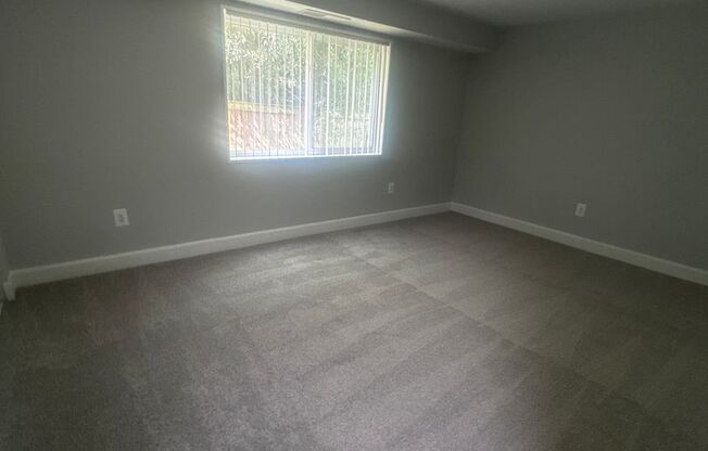 3 beds, 2 baths, 1,300 sqft, $2,550, Unit 3351 #002