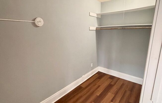 Studio, 1 bath, $795, Unit 18