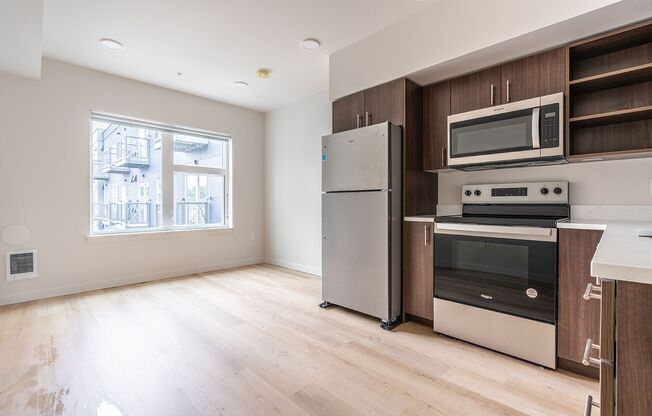 Studio, 1 bath, 299 sqft, $1,275, Unit 812