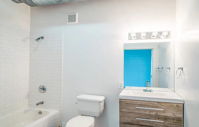 2620 25 W WASHINGTON BLVD