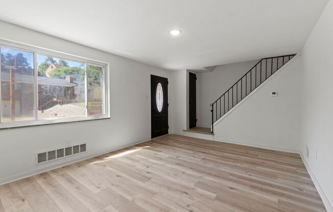 READY FOR MOVE IN! Don't miss this RENOVATED 2 bedroom in BEECHVIEW!