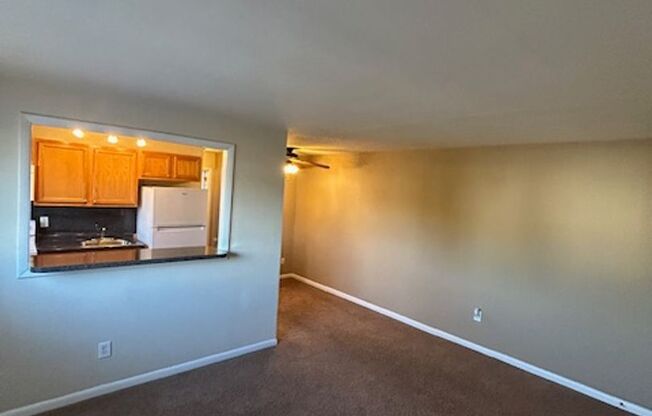 1 bed, 1 bath, 550 sqft, $1,220, Unit F09