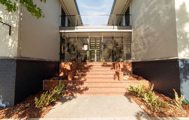 1 bed, 1 bath, $1,925, Unit 206-10