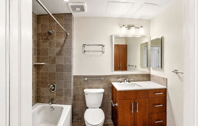 1 bed, 1 bath, $2,350, Unit 309