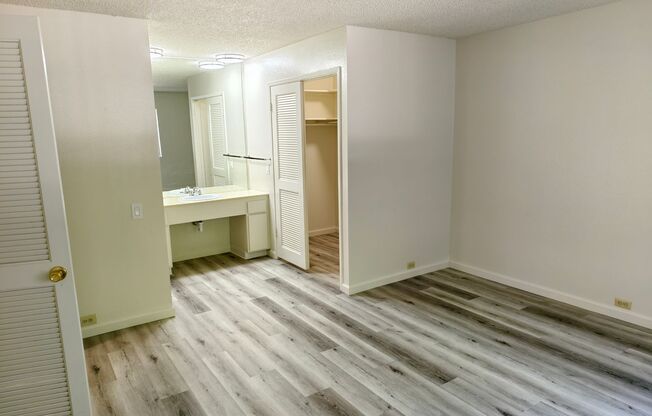 3 beds, 2 baths, 1,304 sqft, $2,350, Unit 140112