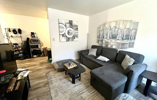 1 bed, 1 bath, $850, Unit 101