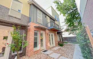 1205 KINNEY AVE