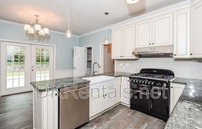 1176 HAMPTON HALL DR NE