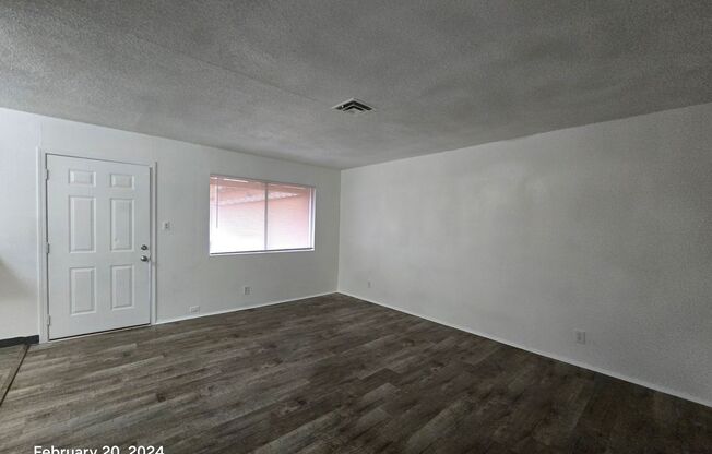 2 beds, 1 bath, 700 sqft, $1,095, Unit 1