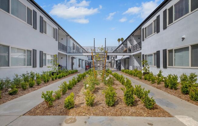 1 bed, 1 bath, 650 sqft, $1,950, Unit 220
