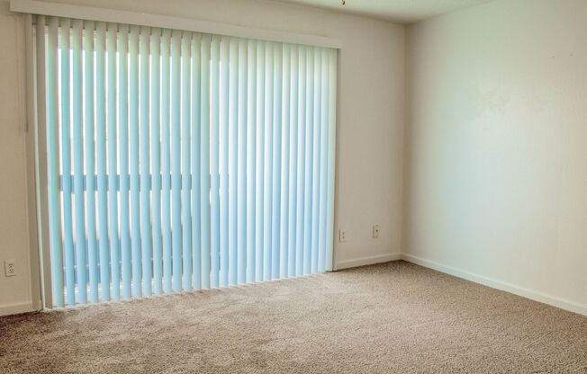 2 beds, 1 bath, 950 sqft, $1,575, Unit 29