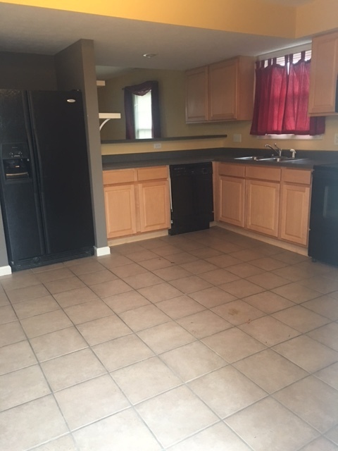 2 bedroom, 2.5 bath townhouse: Oaklawn Park