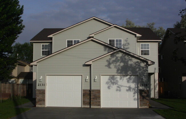 2131 Amy | Spacious Boise Townhome Near BSU, Lawn Care Included!