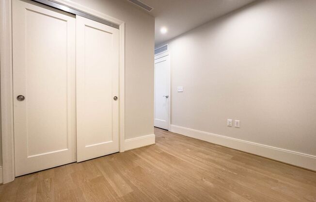 1 bed, 1 bath, $2,800, Unit 201