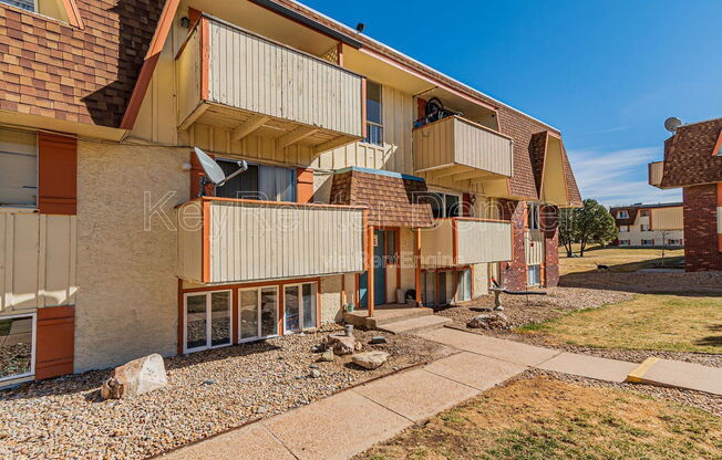 2 beds, 1 bath, 813 sqft, $1,325, Unit 6208