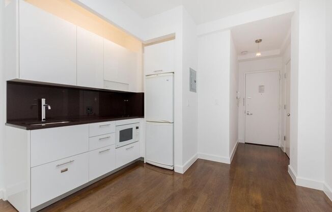 Studio, 1 bath, $3,225, Unit 205