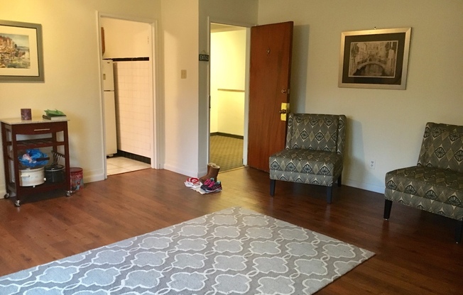 1 bed, 1 bath, $1,195, Unit 17